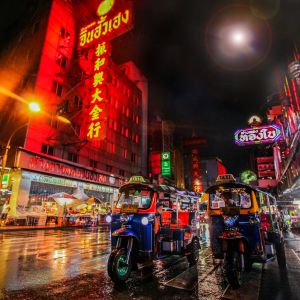 Visite nocturne de Rattanakosin et Khao San Road : street food à Bangkok