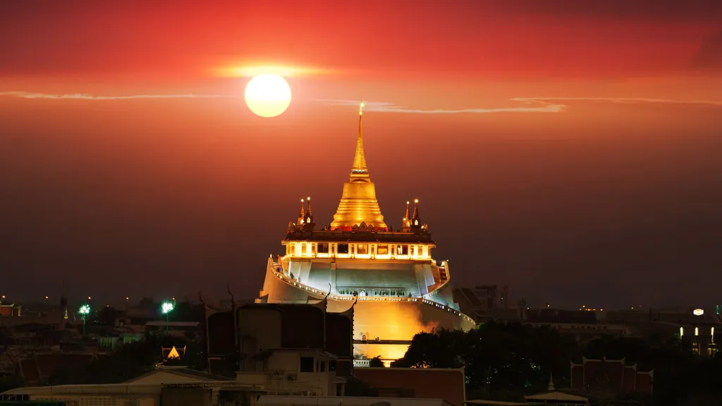 wat saket gold mount
