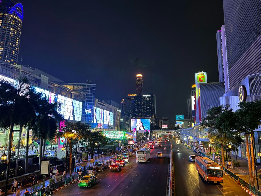 roman lezhnin uCVlWzdmA unsplash