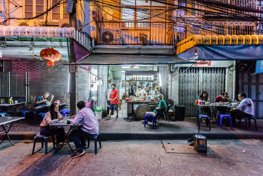 streets of food bIfZamhH unsplash
