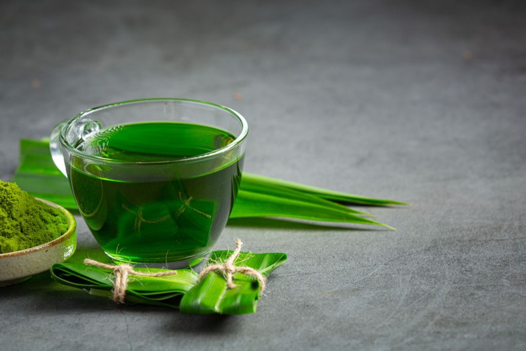 fresh green pandan leaf table