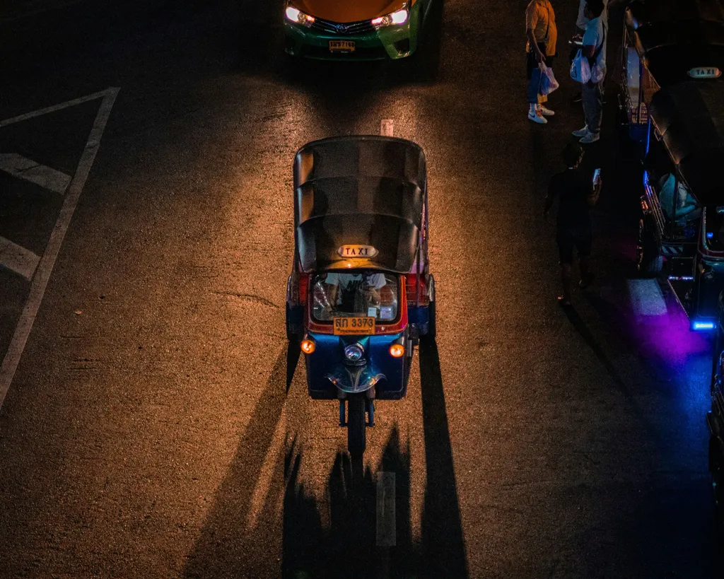 nay myat min IoSTQ PA unsplash